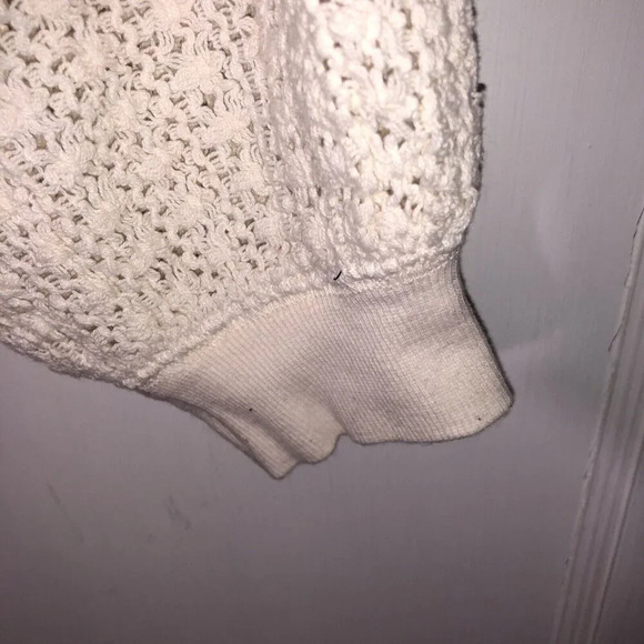 Free People Women's Size  XS  Ivory Long Sleeve  Oversize Top Blouse Crochet - Picture 6 of 6